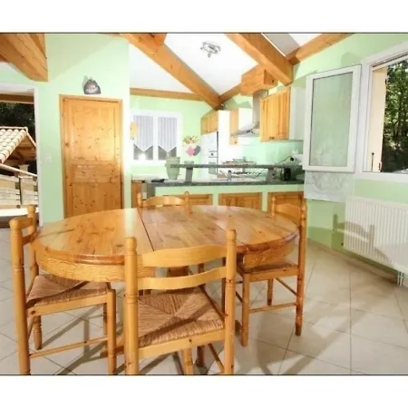 House Les Pins 2 *